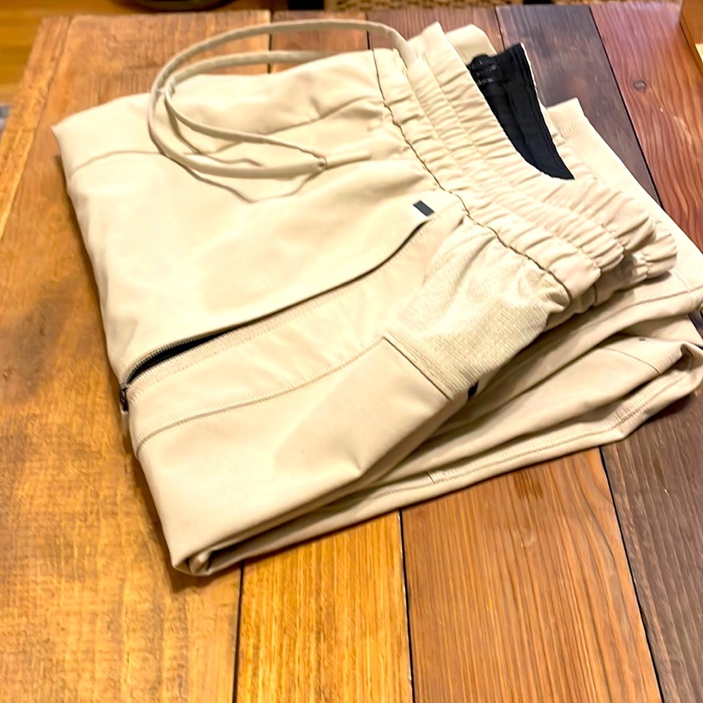 LULULEMON JOGGERS